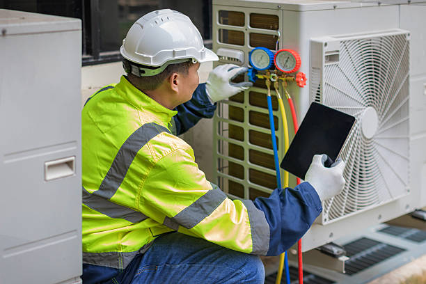 Professional Hvac Installation technician working in Bedford, TX